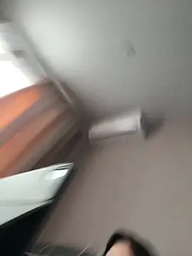 Snapshot of ellie_ssexy chatting on March 10, 4:49 am ellie ssexy online show from March 10, 4:49 am