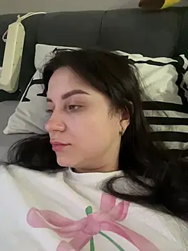 Snapshot of ellie_ssexy chatting on March 18, 4:15 am ellie ssexy online show from March 18, 4:15 am