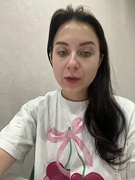 Snapshot of ellie_ssexy chatting on March 19, 4:14 am ellie ssexy online show from March 19, 4:14 am