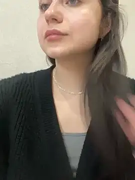 Snapshot of ellie_ssexy chatting on March 20, 4:18 am ellie ssexy online show from March 20, 4:18 am