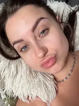 Snapshot of ellie_ssexy chatting on September 17, 4:25 am ellie ssexy online show from September 17, 4:25 am