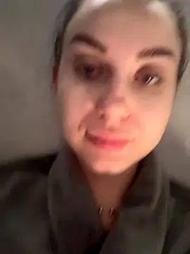 Snapshot of ellie_ssexy chatting on September 19, 4:14 am ellie ssexy online show from September 19, 4:14 am