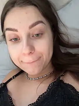 Snapshot of ellie_ssexy chatting on September 23, 4:15 am ellie ssexy online show from September 23, 4:15 am