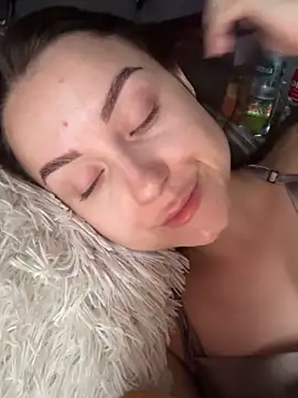 Snapshot of ellie_ssexy chatting on September 26, 4:16 am ellie ssexy online show from September 26, 4:16 am