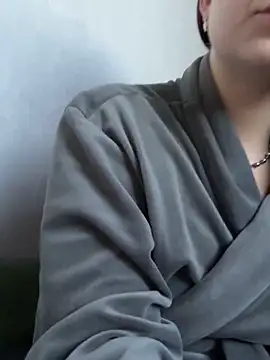 Snapshot of ellie_ssexy chatting on October 11, 4:12 am ellie ssexy online show from October 11, 4:12 am