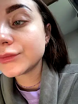 Snapshot of ellie_ssexy chatting on October 24, 4:20 am ellie ssexy online show from October 24, 4:20 am