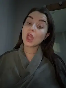 Snapshot of ellie_ssexy chatting on October 28, 4:16 am ellie ssexy online show from October 28, 4:16 am