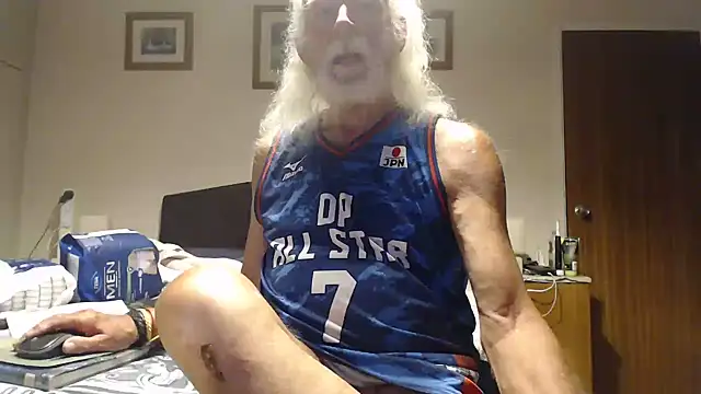 WaverlyKernow online show from August 3, 9:29 pm