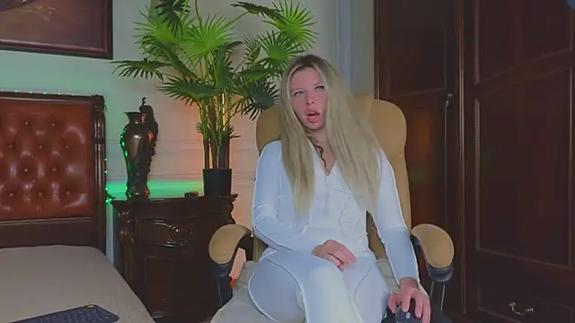 Real Tini online show from April 10, 6:18 am