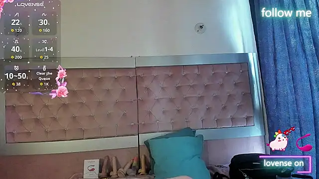 Snapshot of neeko_princes chatting on June 9, 12:39 pm neeko princes online show from June 9, 12:39 pm