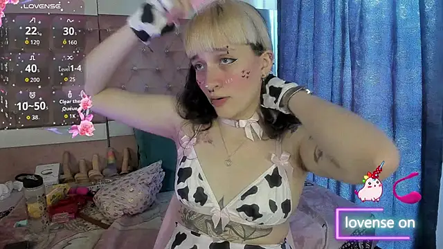 Snapshot of neeko_princes chatting on June 16, 12:52 pm neeko princes online show from June 16, 12:52 pm