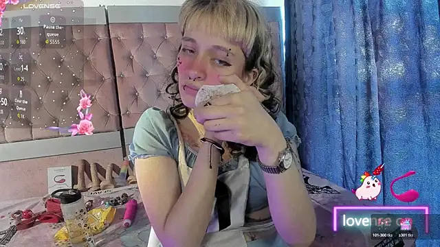 Snapshot of neeko_princes chatting on July 7, 12:31 pm neeko princes online show from July 7, 12:31 pm