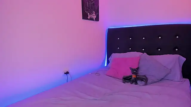 sweett dirty online show from April 14, 11:49 am