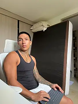 sendfer online show from February 24, 7:12 pm