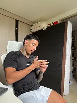 sendfer online show from April 11, 7:18 pm