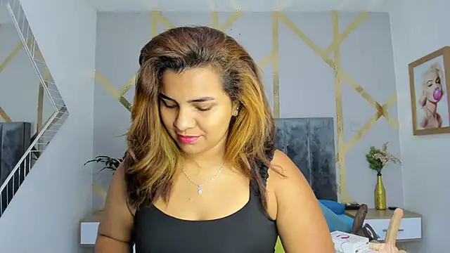Snapshot of angelina_castroo chatting on December 14, 3:29 am angelina castroo online show from December 14, 3:29 am