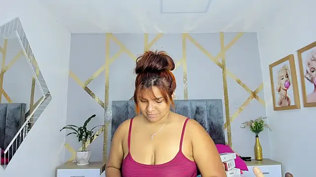Snapshot of angelina_castroo chatting on January 28, 3:36 am angelina castroo online show from January 28, 3:36 am