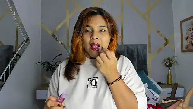 Snapshot of angelina_castroo chatting on February 22, 3:23 am angelina castroo online show from February 22, 3:23 am