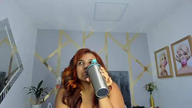 Snapshot of angelina_castroo chatting on March 5, 3:18 am angelina castroo online show from March 5, 3:18 am