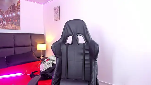 Megan Miles02 online show from March 13, 8:00 pm