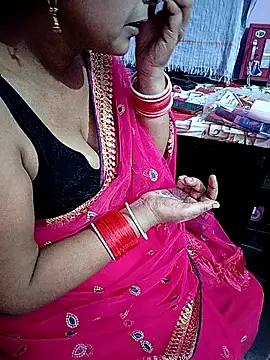 Snapshot of reemacouple007 chatting on June 25, 6:40 am reemacouple007 online show from June 25, 6:40 am