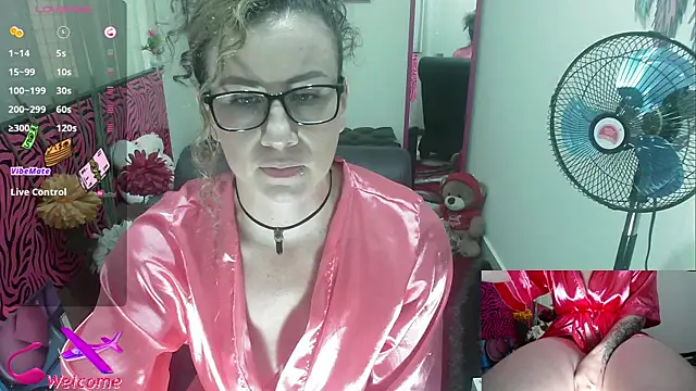 ViickySexy online show from September 23, 7:28 pm