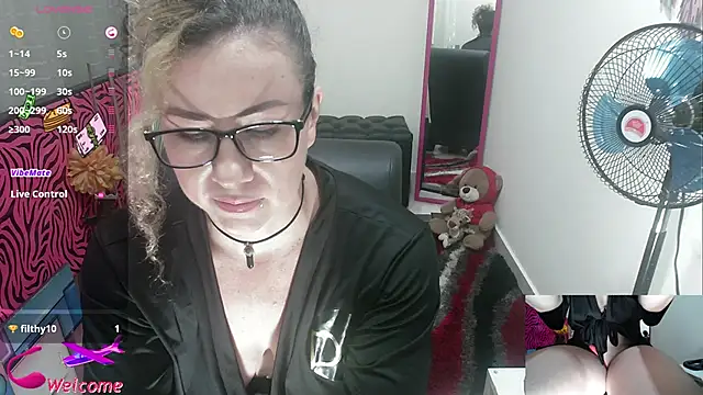 ViickySexy online show from November 3, 7:48 pm