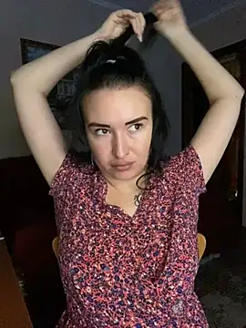 Roxana Bell online show from April 19, 12:15 pm