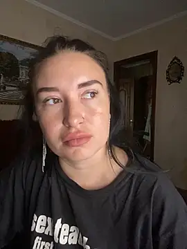Snapshot of Roxana_Bell chatting on June 10, 10:58 am Roxana Bell online show from June 10, 10:58 am