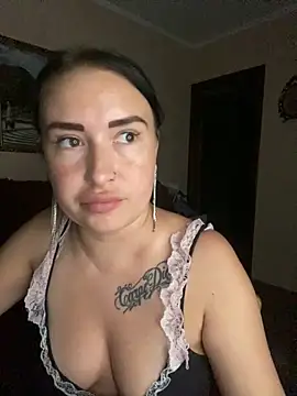 Snapshot of Roxana_Bell chatting on June 11, 9:02 pm Roxana Bell online show from June 11, 9:02 pm
