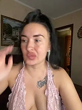Snapshot of Roxana_Bell chatting on June 24, 12:04 pm Roxana Bell online show from June 24, 12:04 pm