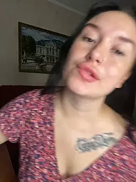 Snapshot of Roxana_Bell chatting on July 6, 9:17 am Roxana Bell online show from July 6, 9:17 am