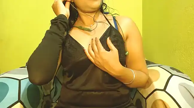 Snapshot of YourAmrita chatting on December 18, 6:03 pm YourAmrita online show from December 18, 6:03 pm