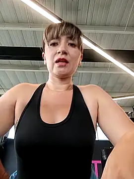 Snapshot of tata_laima__ chatting on April 28, 1:49 pm tata laima online show from April 28, 1:49 pm