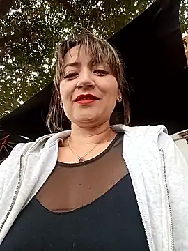 Snapshot of tata_laima__ chatting on May 20, 2:23 pm tata laima online show from May 20, 2:23 pm