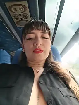 Snapshot of tata_laima__ chatting on May 30, 2:25 pm tata laima online show from May 30, 2:25 pm