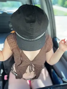 urpuppymoon online show from April 10, 8:02 pm