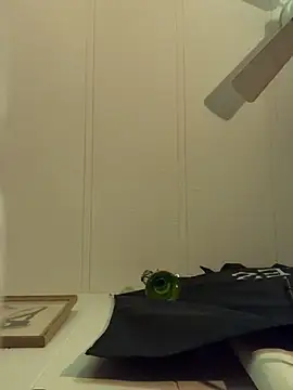 BobbyQ29 online show from December 2, 4:18 am