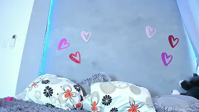 Alexxxholy online show from March 10, 12:43 pm