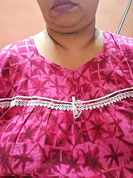 Snapshot of Ravina_patil1 chatting on March 20, 11:02 pm Ravina patil1 online show from March 20, 11:02 pm