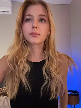 Snapshot of LunaRase chatting on July 28, 3:32 pm LunaRase online show from July 28, 3:32 pm