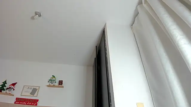 Snapshot of Avaline_Blancx chatting on December 20, 11:47 pm Avaline Blancx online show from December 20, 11:47 pm