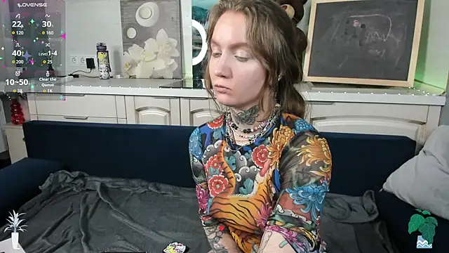 Mary Xextra online show from March 25, 9:15 am