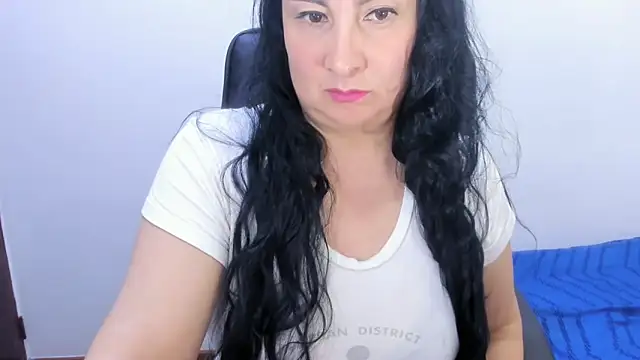 Snapshot of Ashyle chatting on March 6, 3:13 am Ashyle online show from March 6, 3:13 am