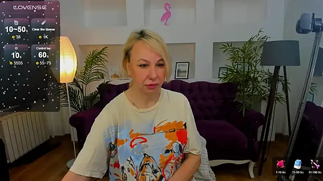 Snapshot of Anny_Jey_ chatting on April 21, 2:51 am Anny Jey online show from April 21, 2:51 am