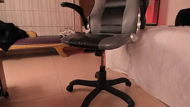 Moony 14 online show from December 2, 2:12 pm