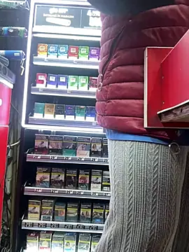 Snapshot of MikyVesela chatting on January 26, 4:20 pm MikyVesela online show from January 26, 4:20 pm