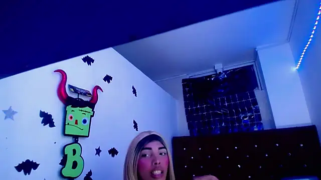 Snapshot of angelinebigcock chatting on January 21, 7:17 pm angelinebigcock online show from January 21, 7:17 pm