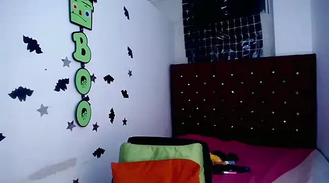 Snapshot of angelinebigcock chatting on February 22, 3:45 am angelinebigcock online show from February 22, 3:45 am