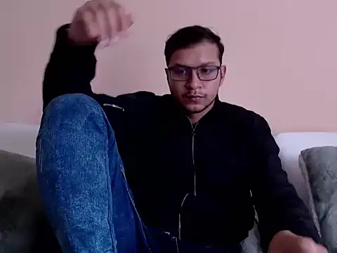 Snapshot of andy_loverxx chatting on April 10, 8:02 pm andy loverxx online show from April 10, 8:02 pm